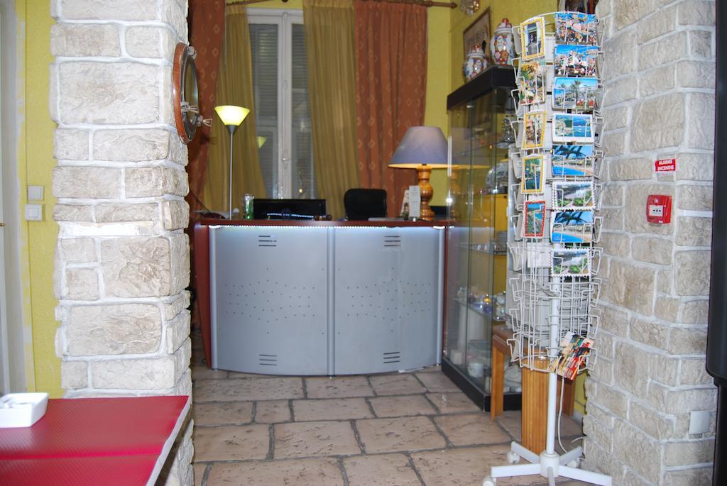Hotel Azur Ницца Экстерьер фото